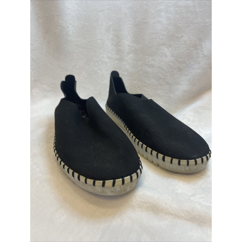 Skechers Women’s Size 9‎ Faux Suede Air-Cooled Memory Foam Slip On Sneakers